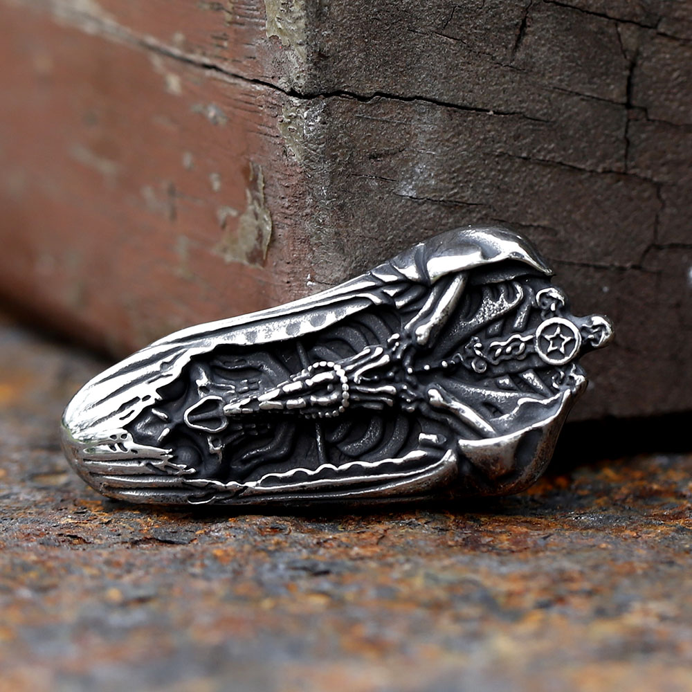 Collar con colgante de calaver - Men Accessories Guide reseña y precio